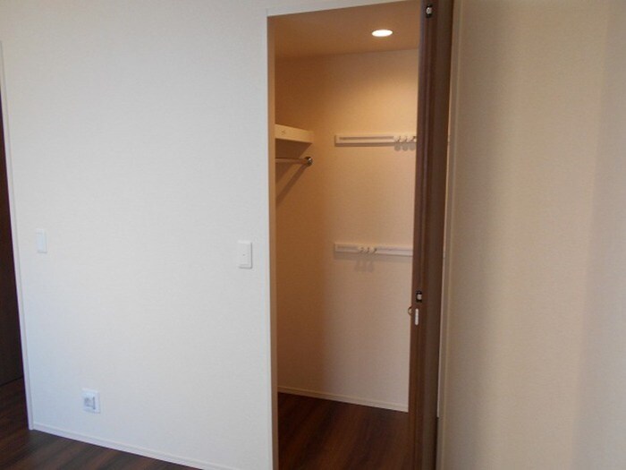 物件内観写真12　(収納)