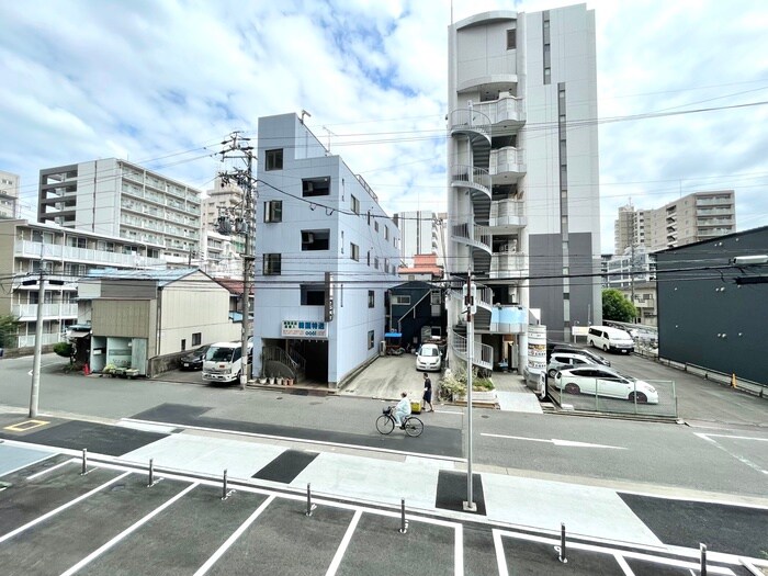 物件内観写真22　(室内からの展望)