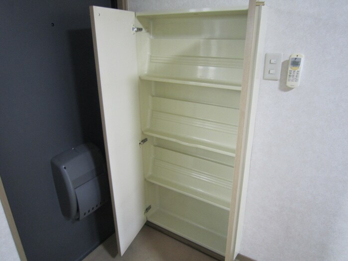 物件内観写真14　(靴箱)