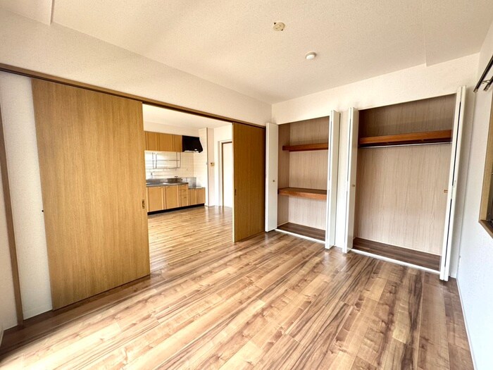 物件内観写真8　(居室)