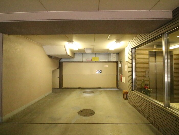 物件外観写真4　(駐車場)