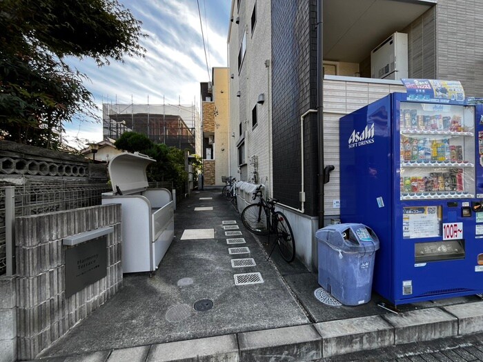 物件外観写真5　(エントランス部分)