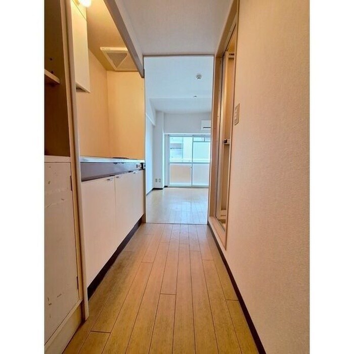 物件内観写真4　(廊下)