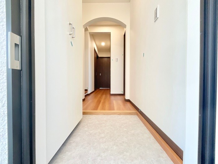 物件内観写真18　(玄関)