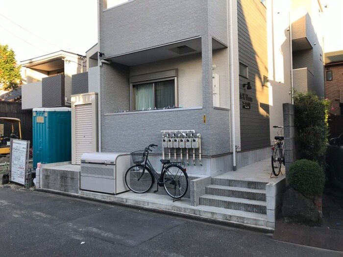 物件外観写真3　(エントランス部分)