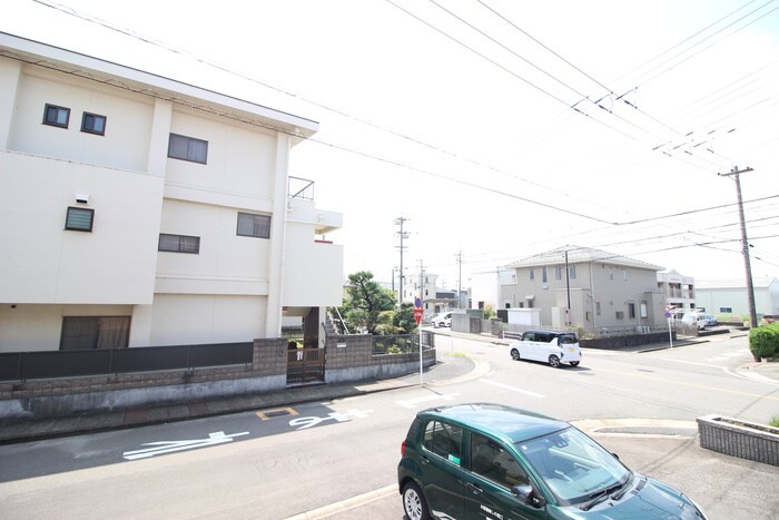 物件内観写真13　(室内からの展望)