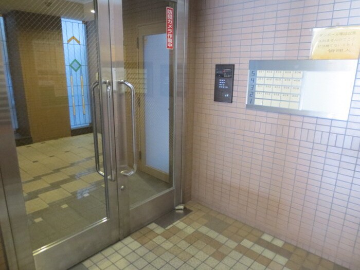 物件外観写真6　(エントランス部分)