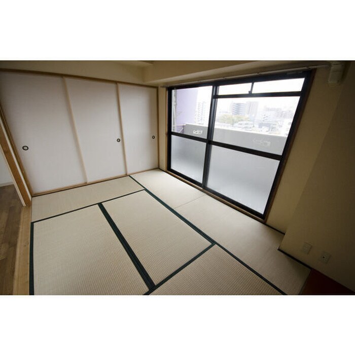 物件内観写真10　(居室)