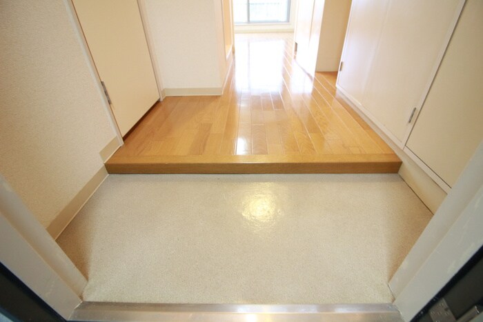 物件内観写真15　(玄関)