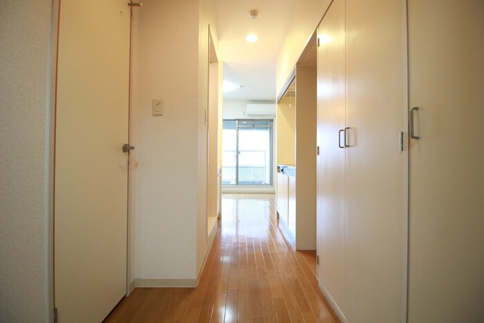 物件内観写真16　(廊下)