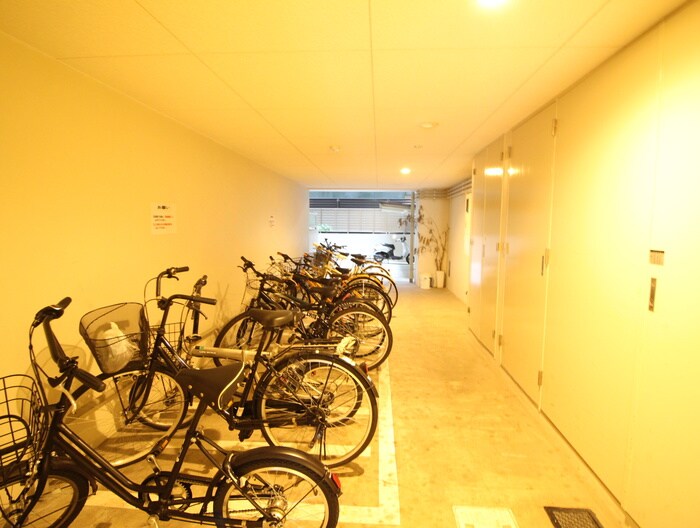 物件外観写真5　(駐輪場)