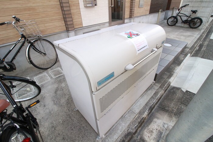 物件外観写真4　(駐輪場)