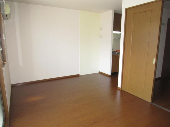 物件内観写真4　(居室)