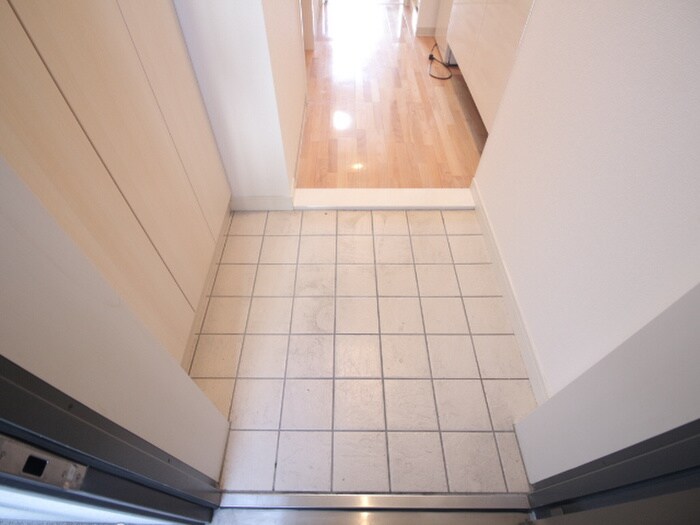 物件内観写真14　(玄関)