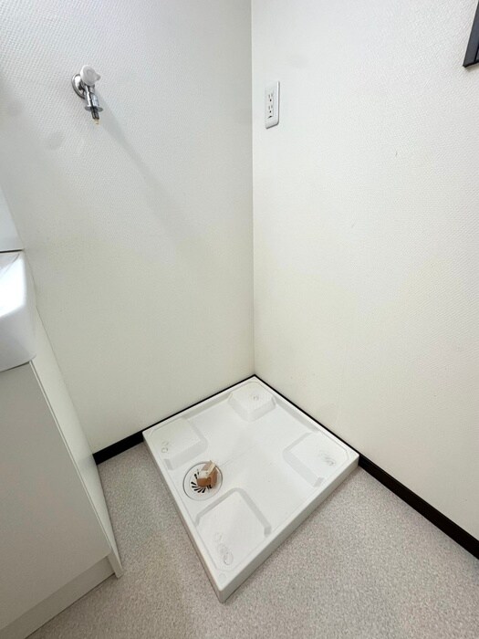 物件内観写真16　(洗濯機置場)