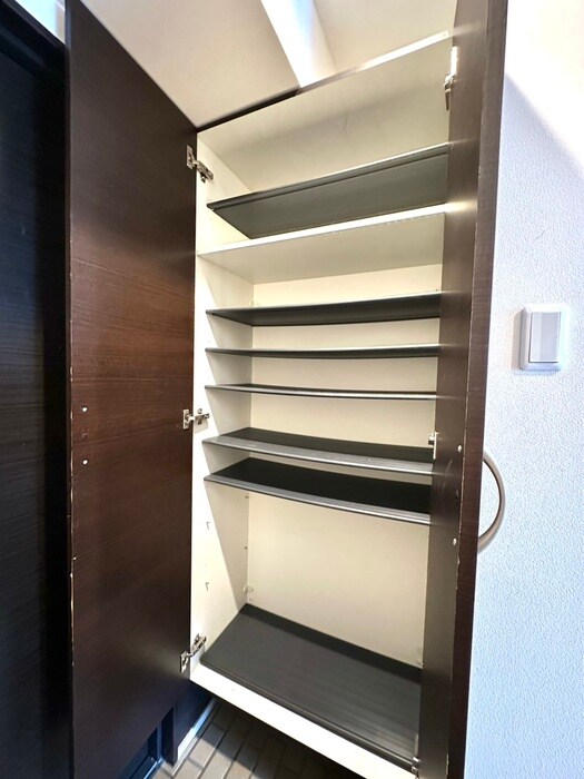 物件内観写真18　(靴箱)