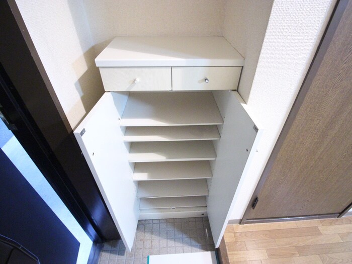 物件内観写真19　(靴箱)
