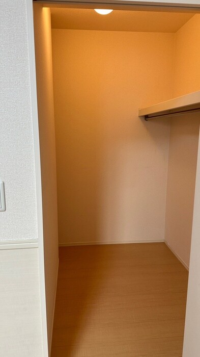 物件内観写真13　(収納)