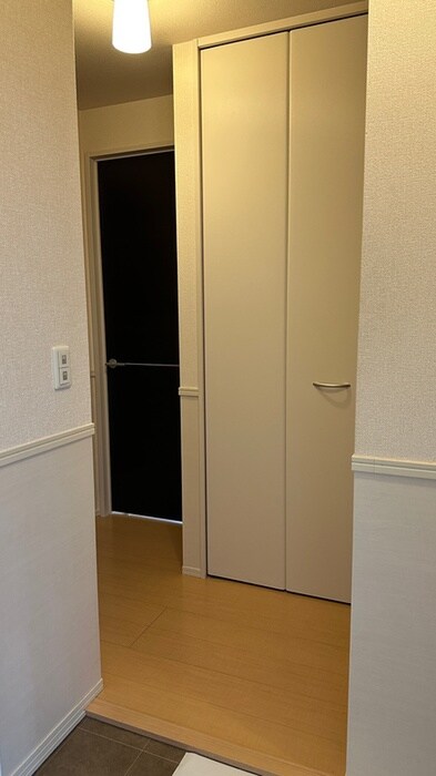 物件内観写真19　(玄関)