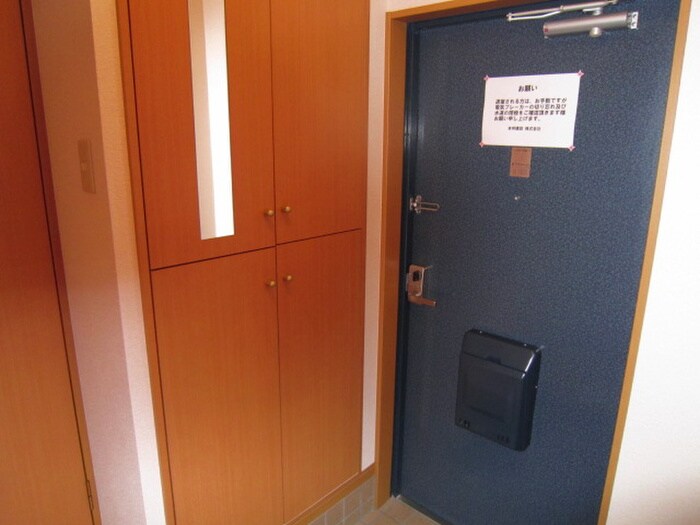 物件内観写真16　(玄関)