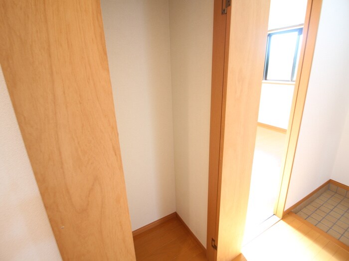 物件内観写真18　(廊下)