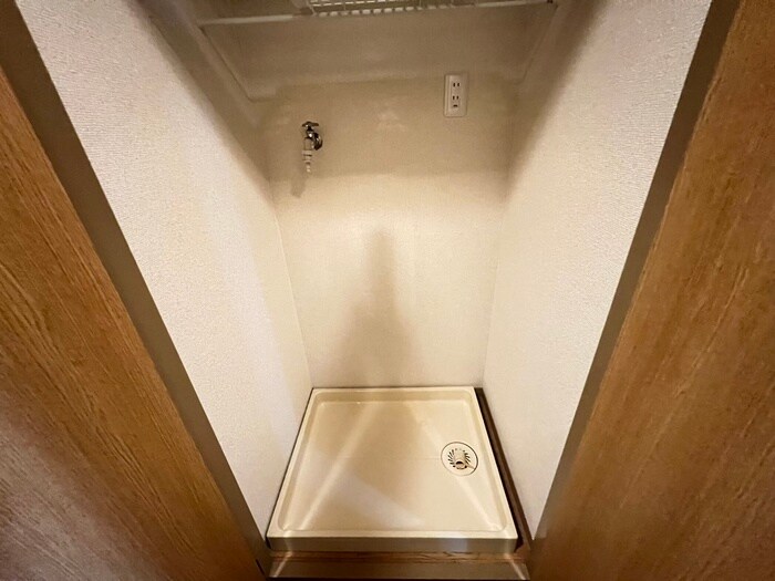 物件内観写真15　(洗濯機置場)