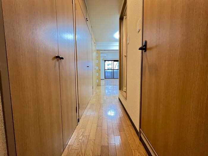 物件内観写真17　(廊下)