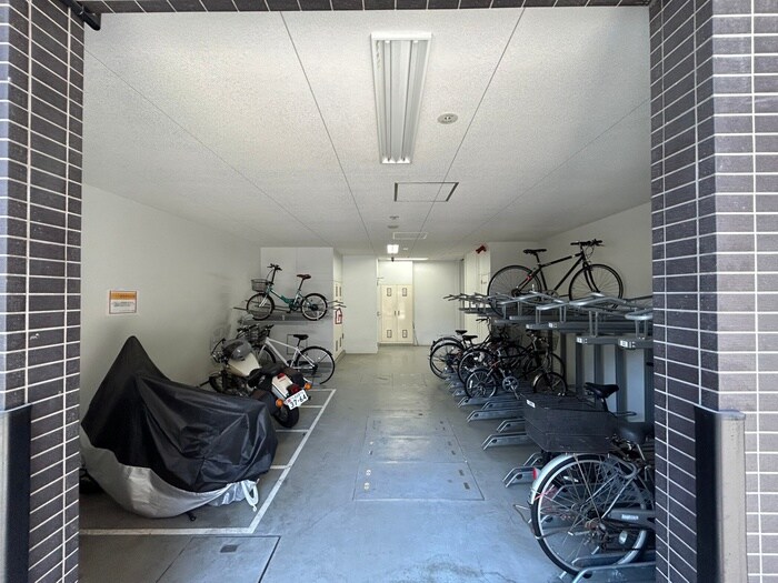 物件外観写真5　(駐輪場)