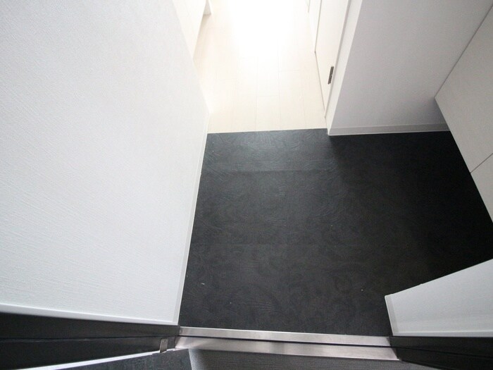 物件内観写真17　(玄関)