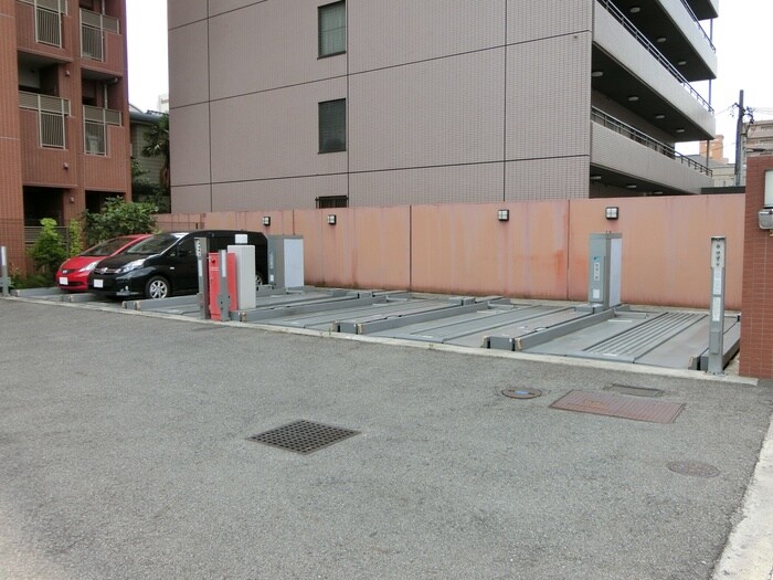 物件外観写真6　(駐車場)