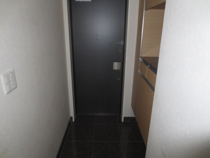 物件内観写真10　(玄関)