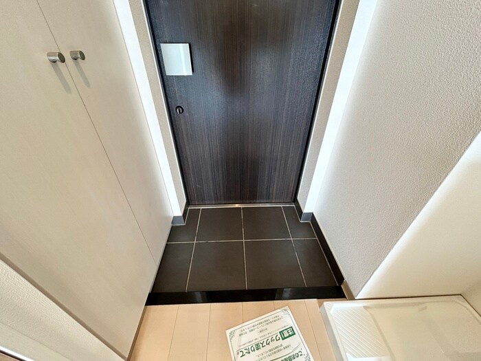 物件内観写真16　(玄関)