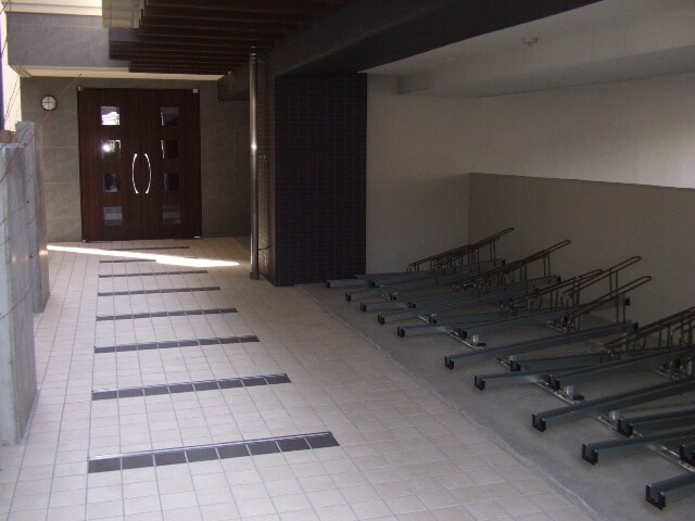 物件外観写真2　(駐輪場)