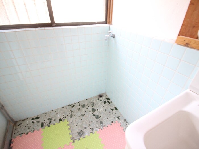 物件内観写真16　(洗濯機置場)