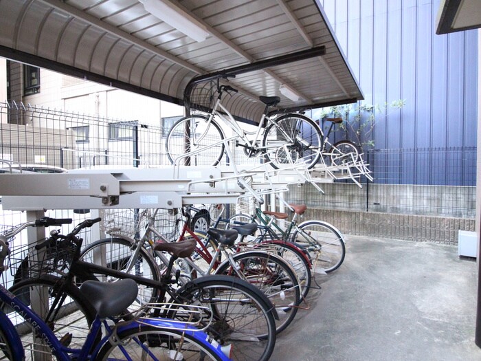 物件外観写真5　(駐輪場)