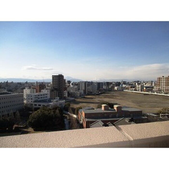 物件内観写真13　(室内からの展望)