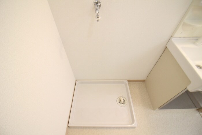 物件内観写真11　(洗濯機置場)