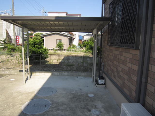 物件外観写真3　(駐輪場)