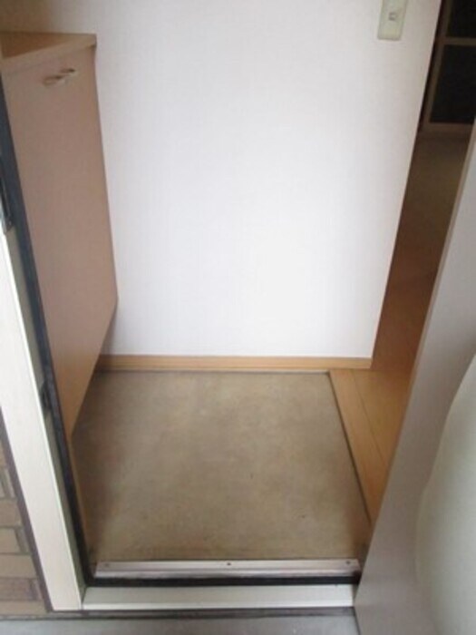 物件内観写真11　(玄関)