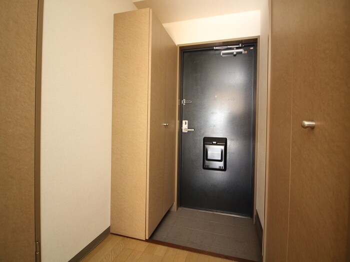 物件内観写真7　(玄関)