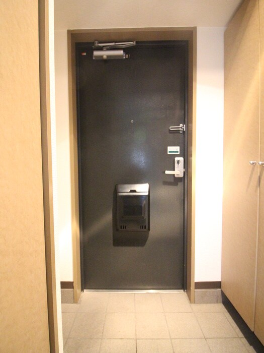 物件内観写真15　(玄関)