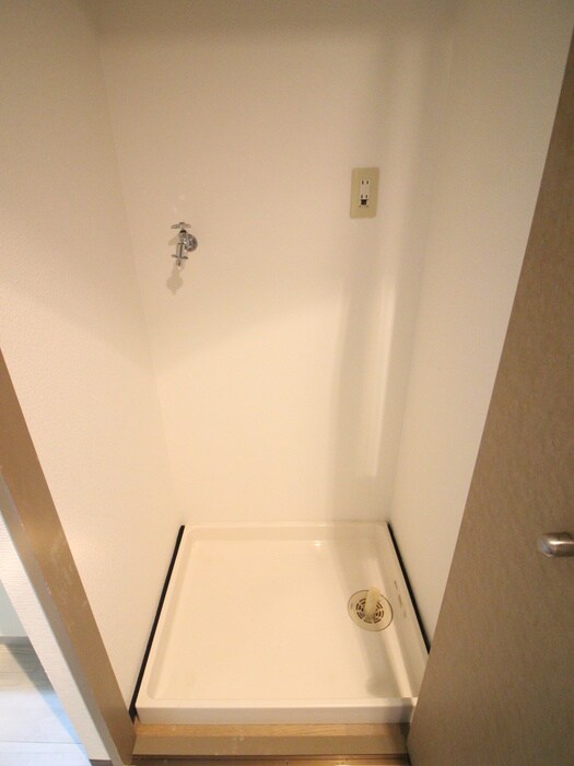 物件内観写真17　(洗濯機置場)