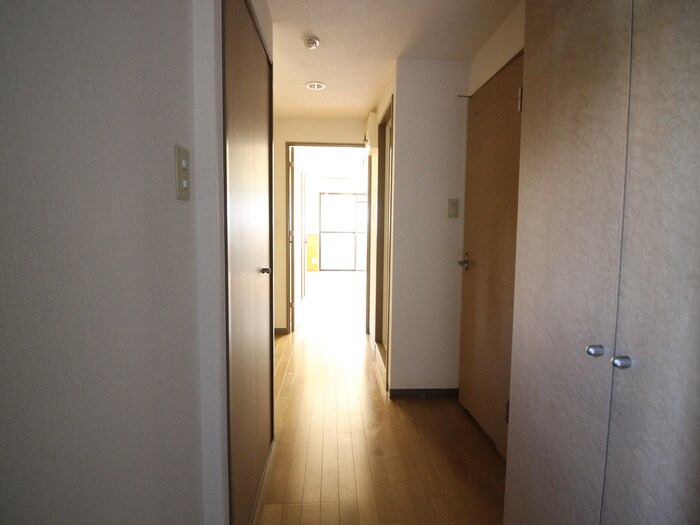 物件内観写真21　(廊下)