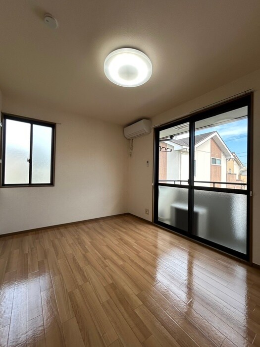 物件内観写真10　(居室)