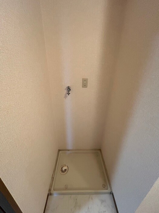 物件内観写真15　(洗濯機置場)