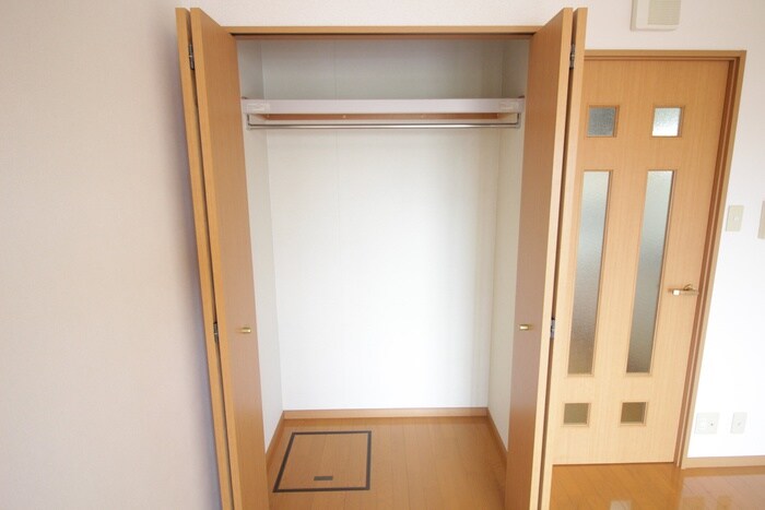 物件内観写真12　(収納)