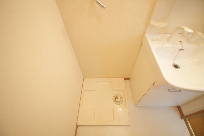 物件内観写真14　(洗濯機置場)