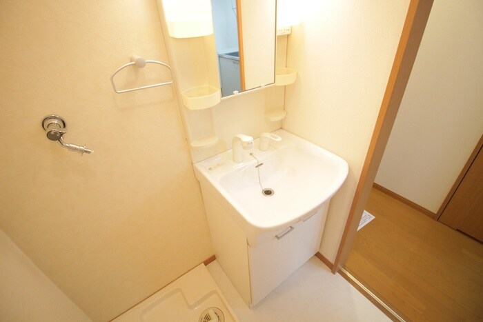 物件内観写真17　(洗濯機置場)