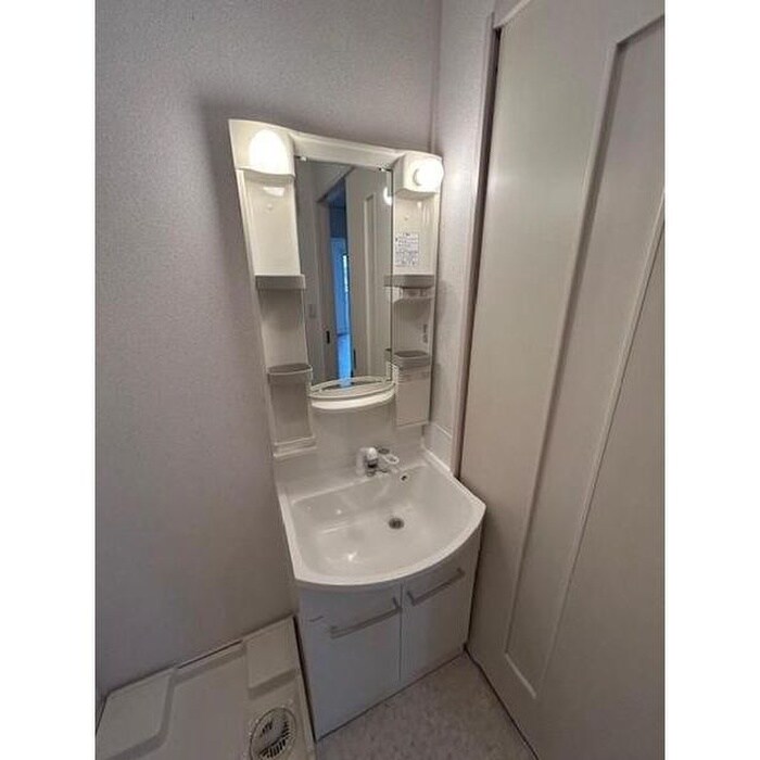 物件内観写真9　(洗面)