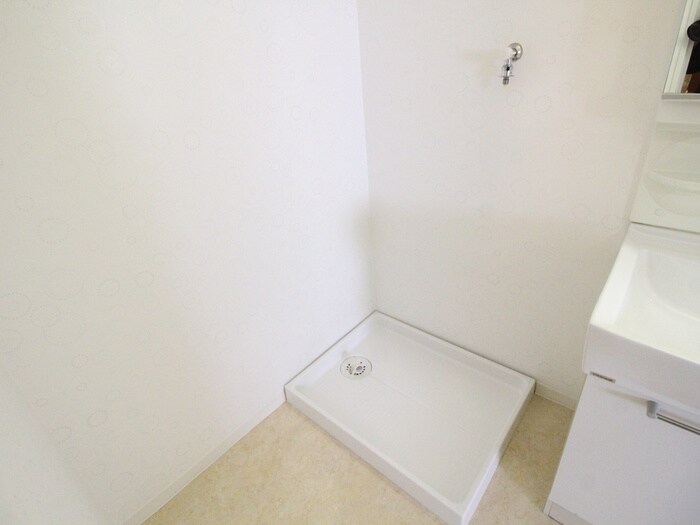 物件内観写真16　(洗濯機置場)